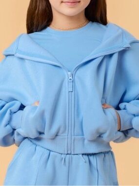 Blogilates Girls Marshmallow Hoodie Medium Blue Zipper Sweater Size 14 NWT